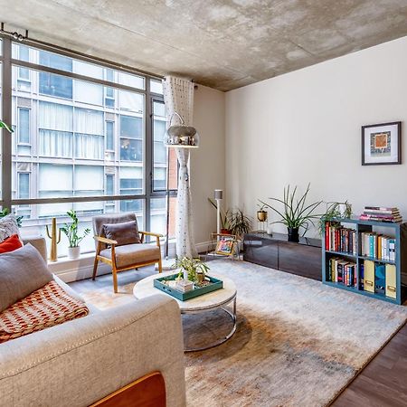 Spacious Corner Apartment Downtown Торонто Экстерьер фото