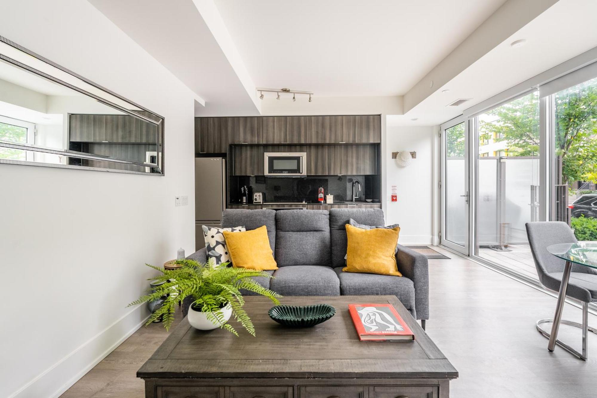 Spacious Corner Apartment Downtown Торонто Экстерьер фото