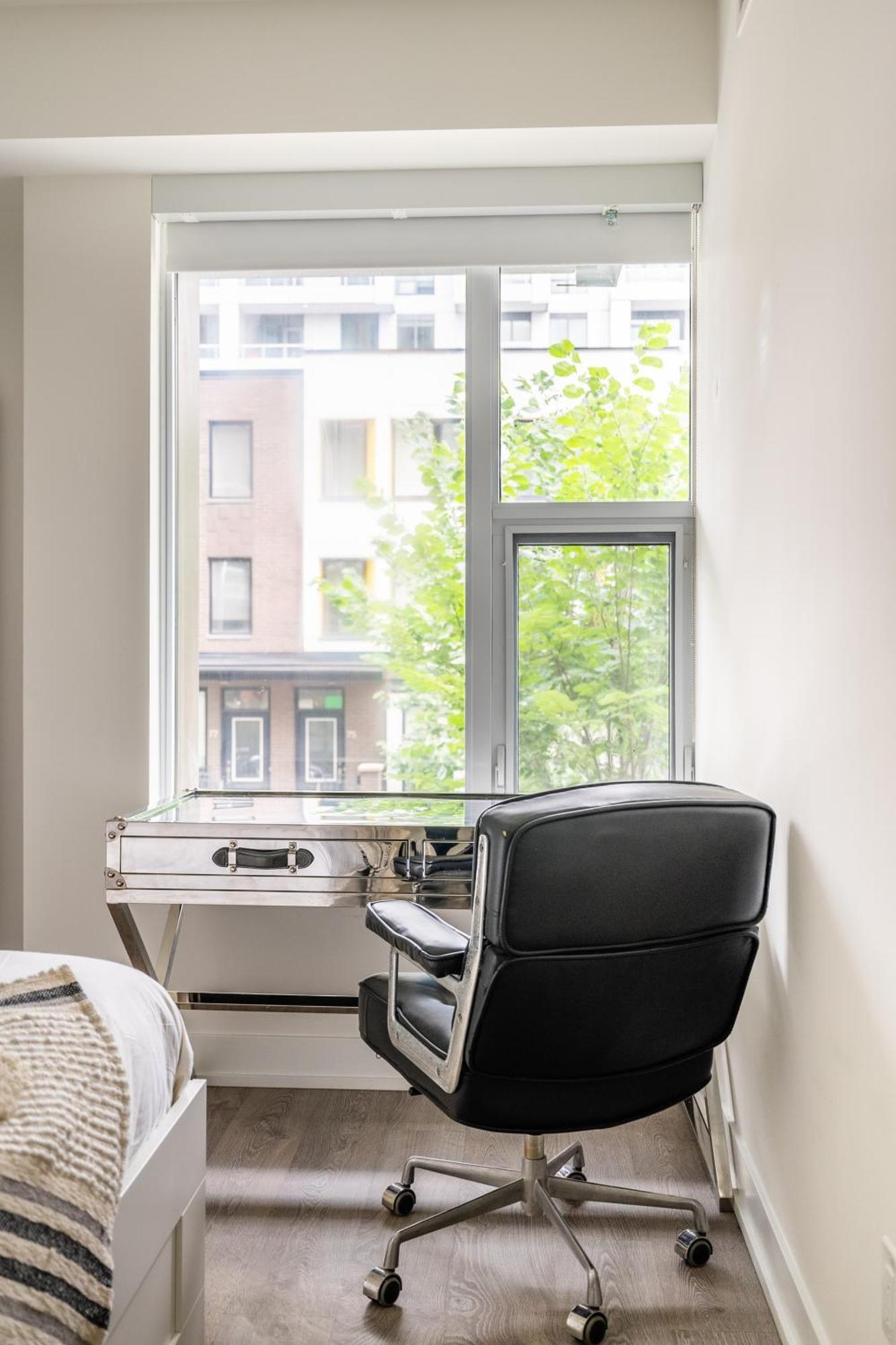 Spacious Corner Apartment Downtown Торонто Экстерьер фото