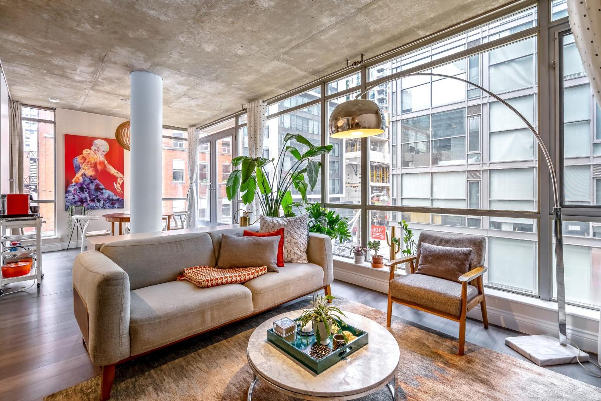 Spacious Corner Apartment Downtown Торонто Экстерьер фото