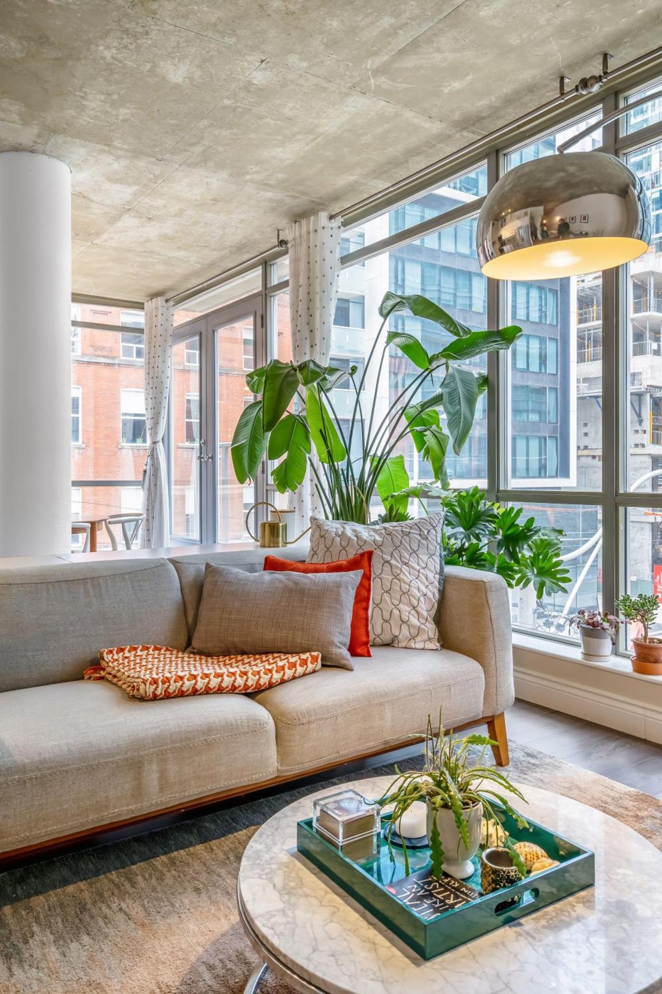 Spacious Corner Apartment Downtown Торонто Экстерьер фото